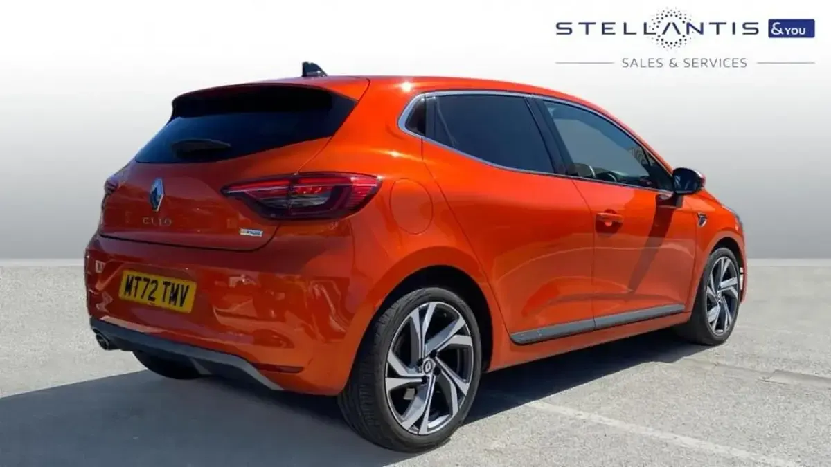 Używany Renault Clio V RS Line 89 KM (65 kW) 2022 Pomarańczowy