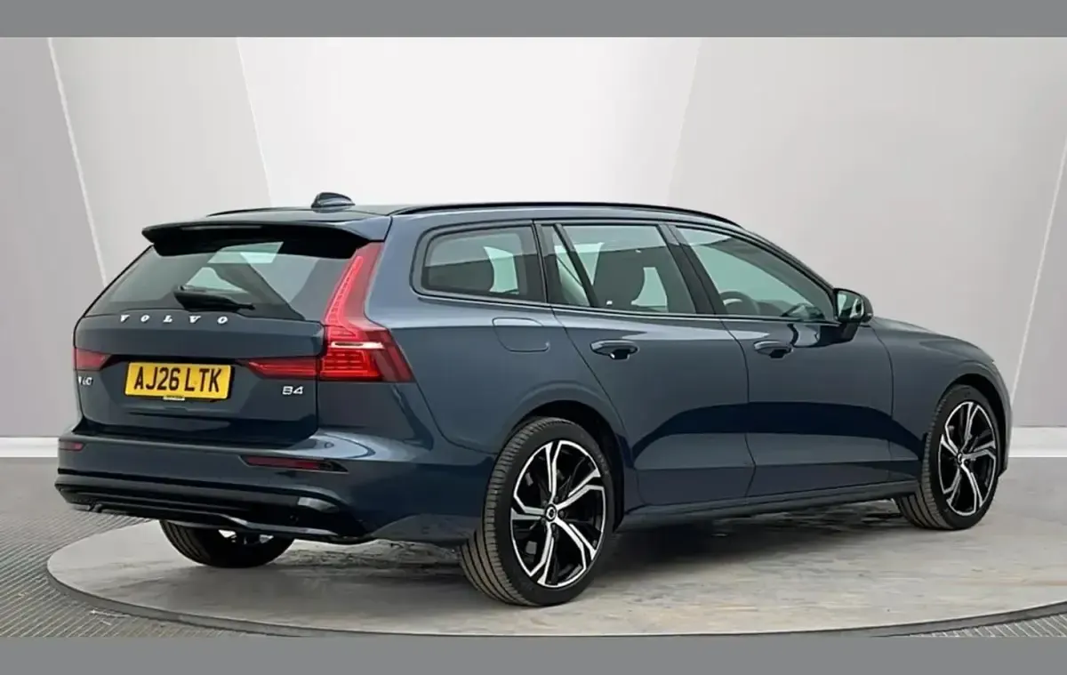 New Volvo V60 Plus 194 HP (142 kW) 2026 Blue Estate