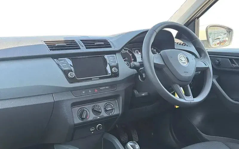 Used Skoda Fabia 75 HP (55 kW) 2018 White Hatchback