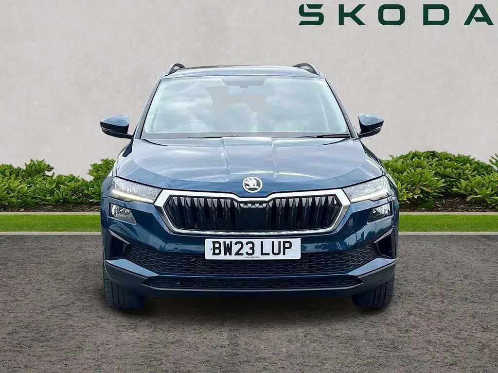 Used Skoda Karoq SE Drive 147 HP (108 kW) 2023 Petrol blue metallic SUV