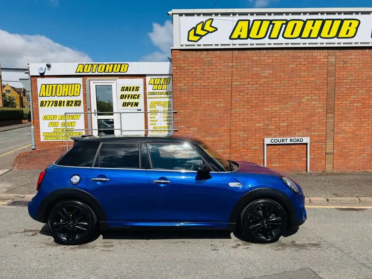 Begagnad Mini Cooper S Hatch 2018 Blå Halvkombi