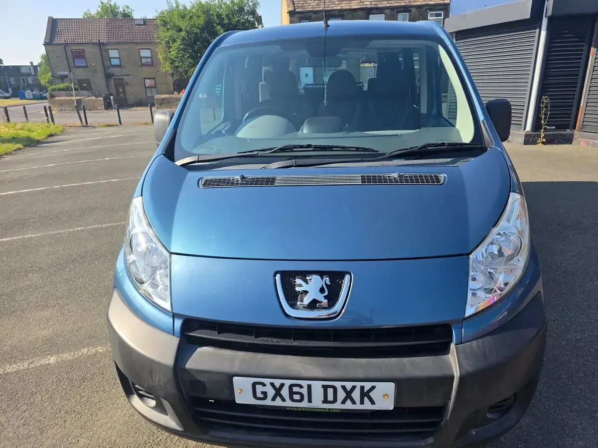 Used Peugeot TePee Comfort 2011 Blue MPV
