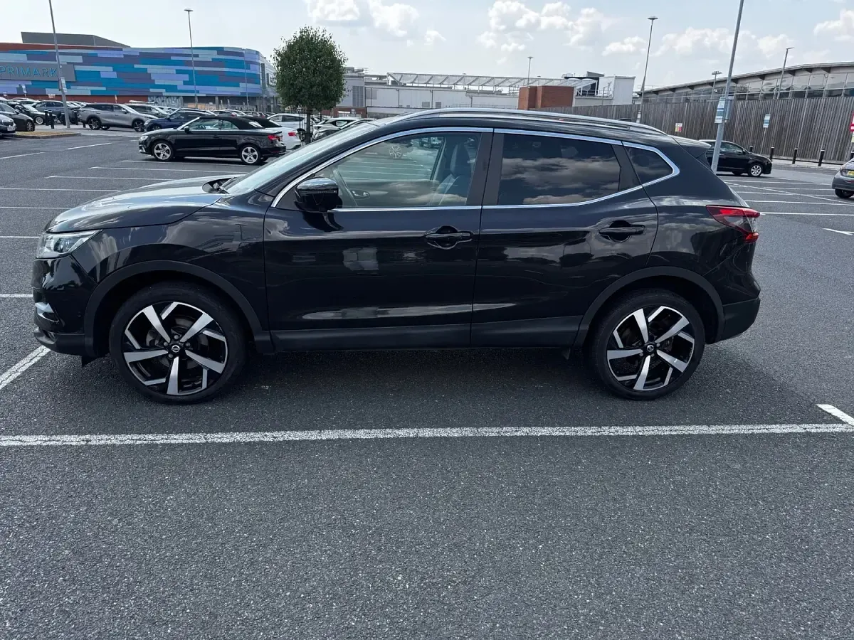 Used Nissan Qashqai Tekna 2017 Black SUV