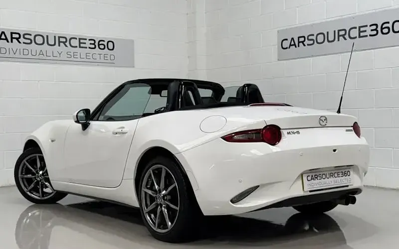 Used Mazda MX5 Inclusive 184 HP (135 kW) 2021 White Cabriolet
