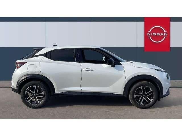 Used Nissan Juke N-Connecta 114 HP (83 kW) 2025 White SUV