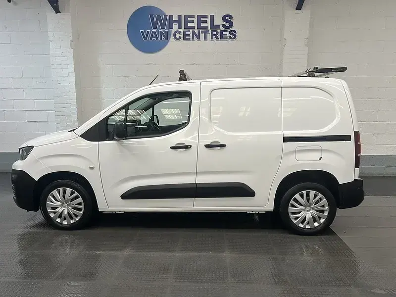 Used Peugeot Partner 2021 White MPV