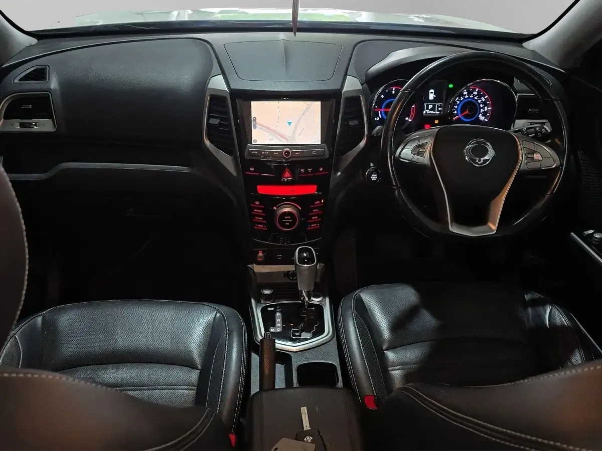 Used SsangYong Tivoli 115 HP (84 kW) 2016 White SUV