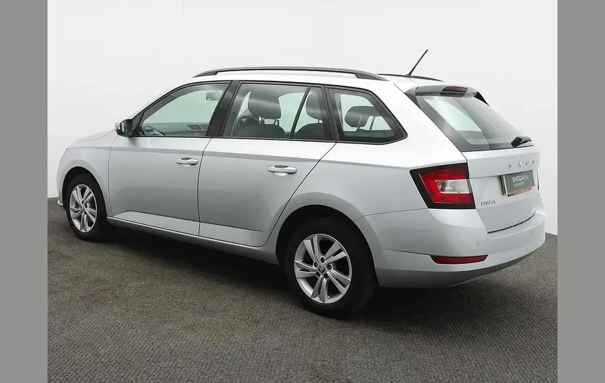 Used Skoda Fabia SE 94 HP (69 kW) 2020 Brilliant silver metallic Hatchback