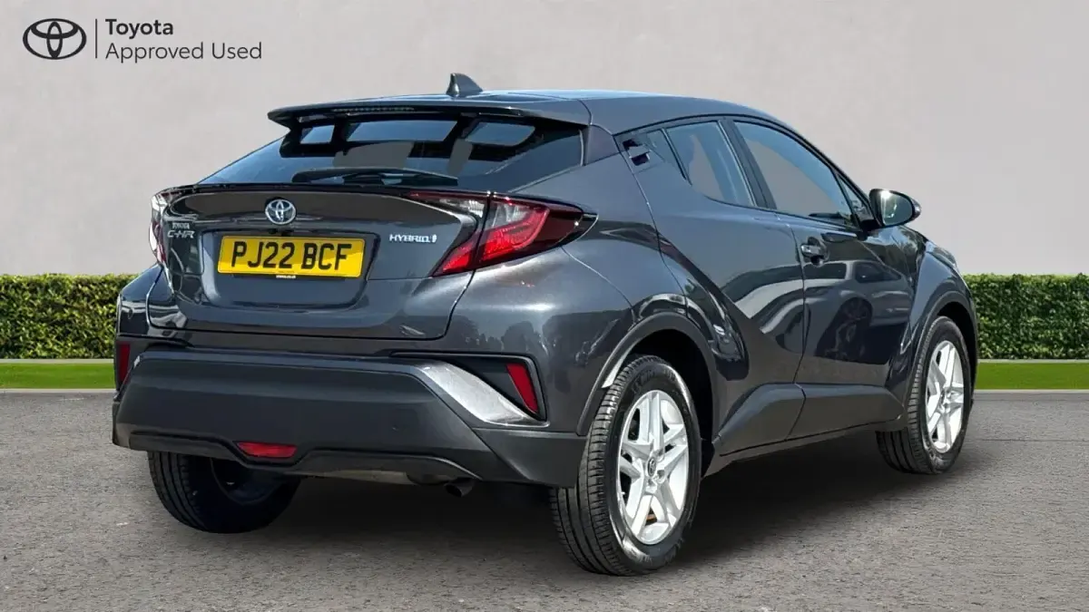 Used Toyota C-HR 122 HP (89 kW) 2022 Decuma grey SUV