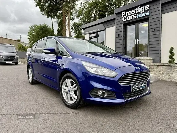 Used Ford S-MAX Titanium 150 HP (110 kW) 2018 Blue MPV