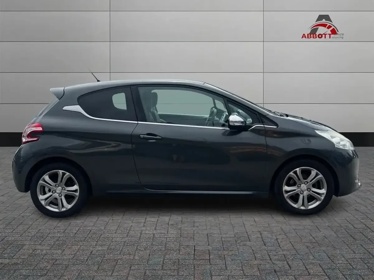 Used Peugeot 208 Allure 2013 Grey Hatchback