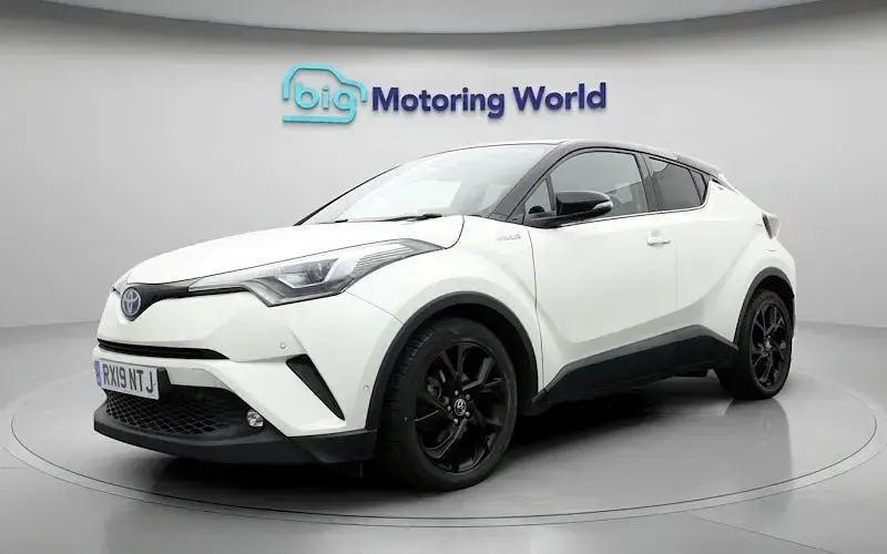 Used Toyota C-HR 122 HP (89 kW) 2019 White SUV