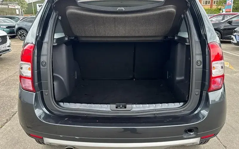 Second-hand Dacia Duster Lauréate 109 CP (80 kW) 2017 Gri SUV