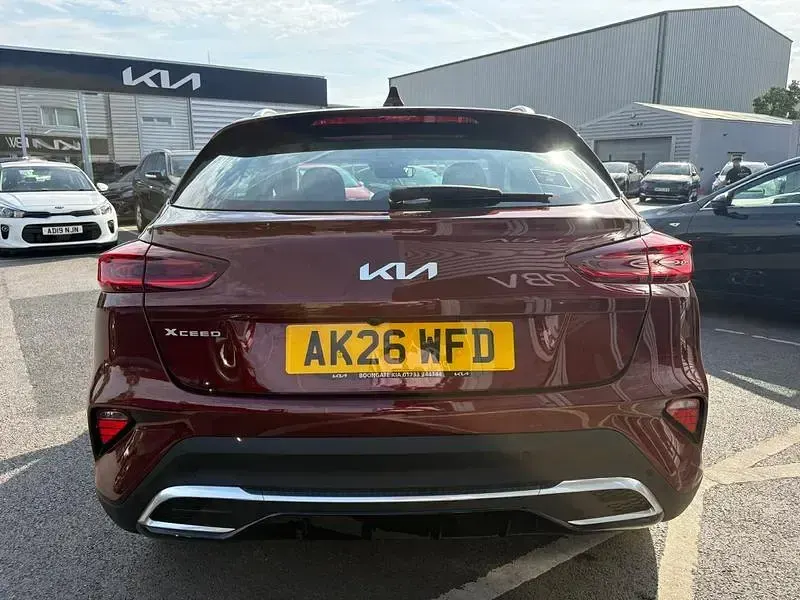 New Kia XCeed 2026 Red SUV