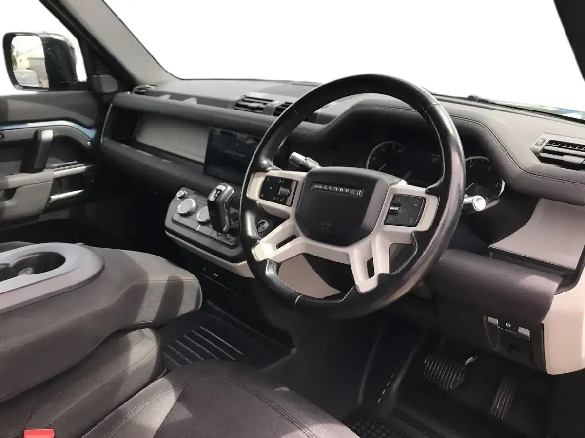 Used Land Rover Defender S 197 HP (144 kW) 2021 Blue SUV