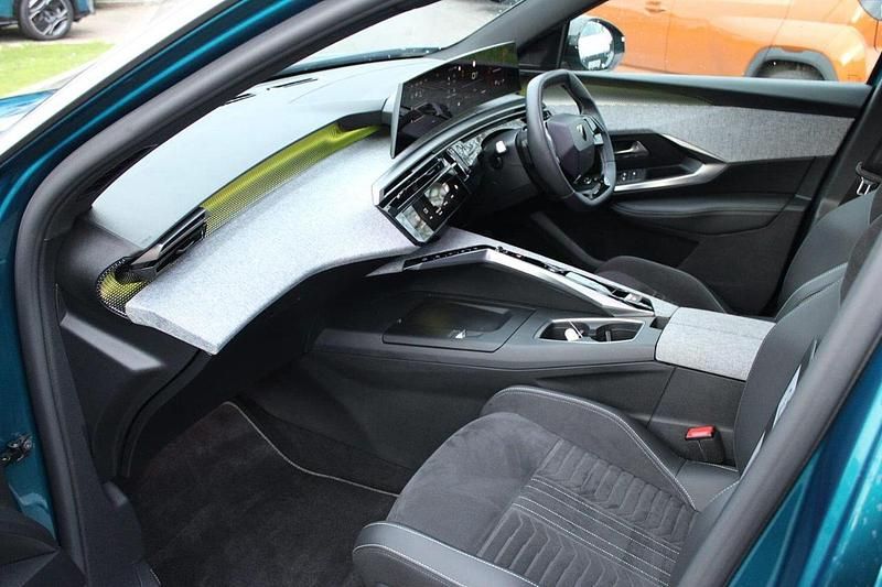 Blue Used 2024 Peugeot 3008 GT SUV | £25,469 (Expensive) - Image 1/4