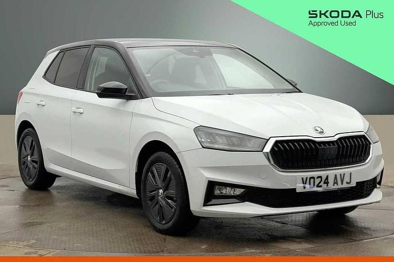 Used Skoda Fabia Colour Edition 80 HP (58 kW) 2024 Moon white metallic black magic pearl effect Hatchback