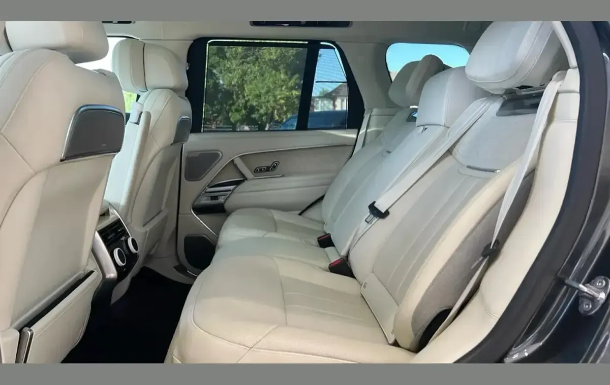 Used Land Rover Range Rover 606 HP (445 kW) 2024 Grey SUV