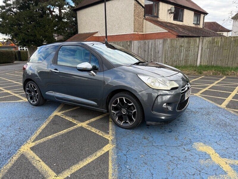 Begagnad Citroën DS3 Cabriolet 2013 Grå Cab