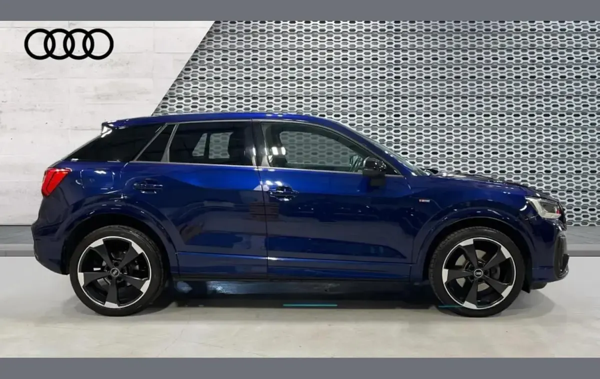 Used Audi Q2 Black Edition 147 HP (108 kW) 2021 Blue SUV