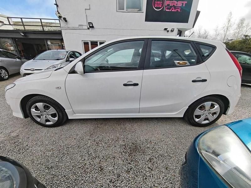 Used Hyundai i30 Classic 2011 White Hatchback