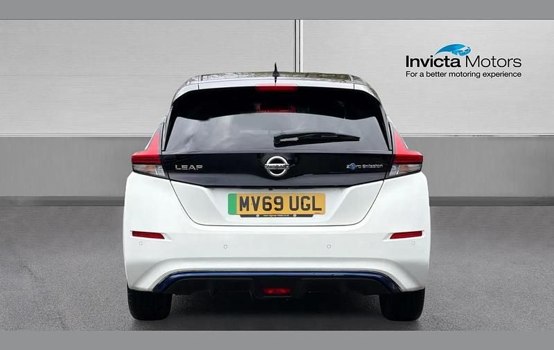 Used Nissan Leaf Tekna 108 kW (147 HP) 2019 White Hatchback