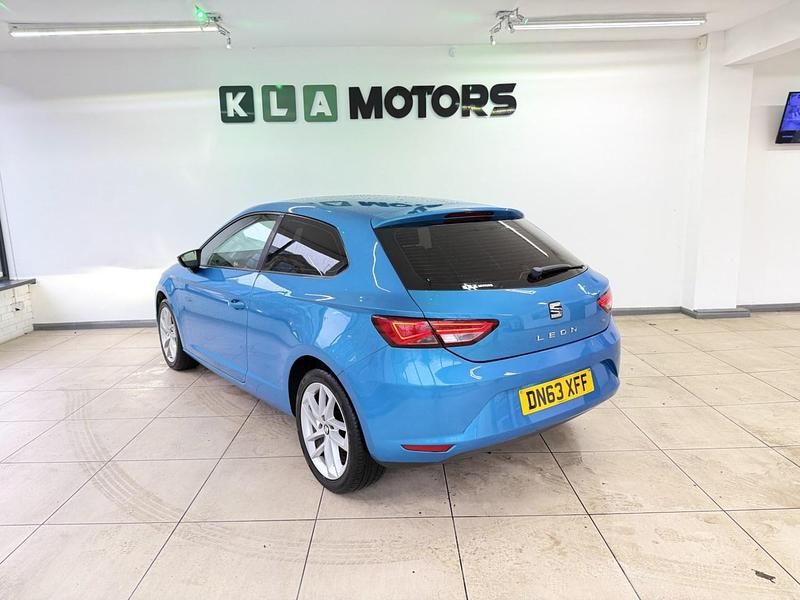 Used Seat Leon SE Technology 105 HP (77 kW) 2013 Blue Hatchback