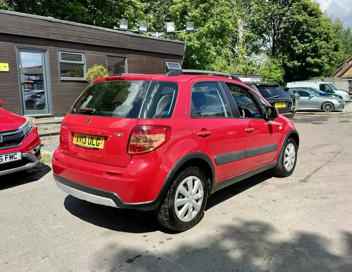 Used Suzuki SX4 SZ3 120 HP (88 kW) 2013 Red Hatchback