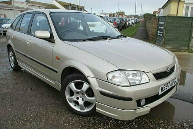 Used 2000 Mazda 323 Hatchback | £1,395 - Image 1/3