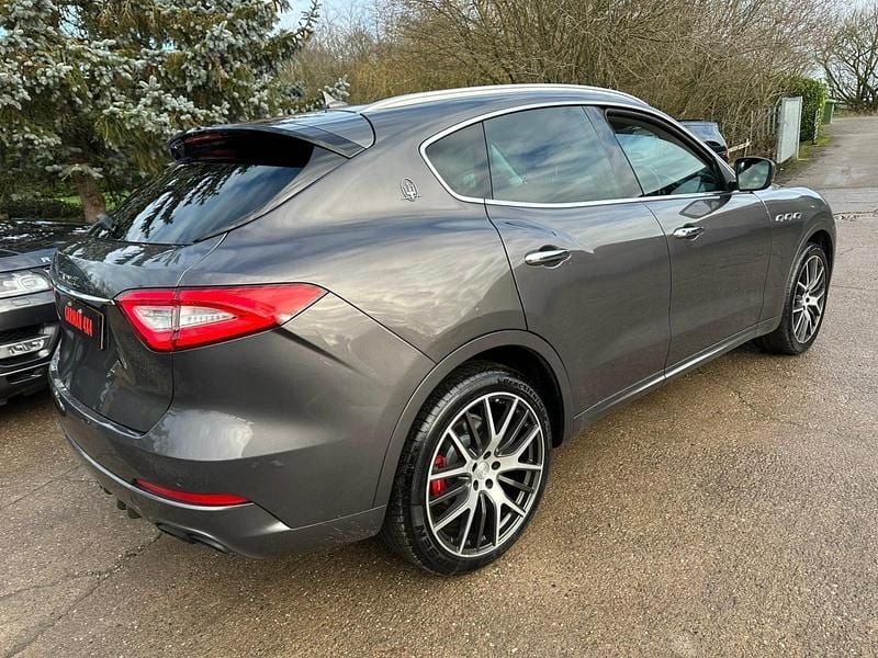 Used Maserati Levante 275 HP (202 kW) 2016 Grey SUV