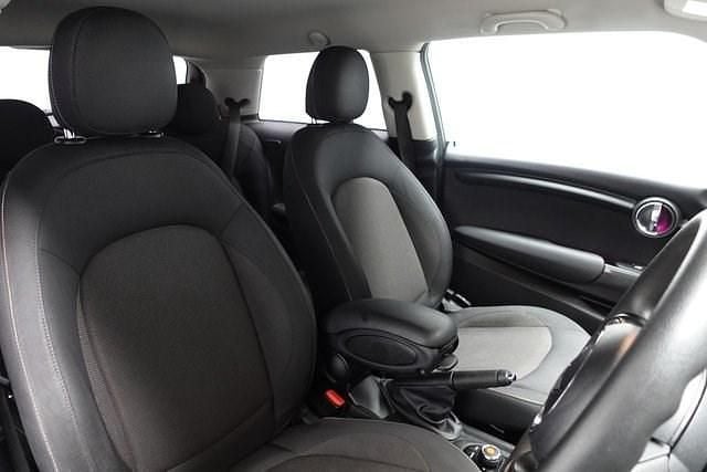 Used Mini Cooper Classic 136 HP (100 kW) 2019 Blue Hatchback