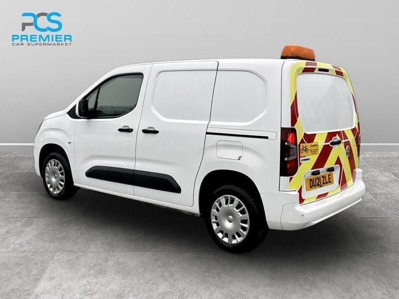 Used Vauxhall Combo Sportive 100 HP (73 kW) 2021 White MPV