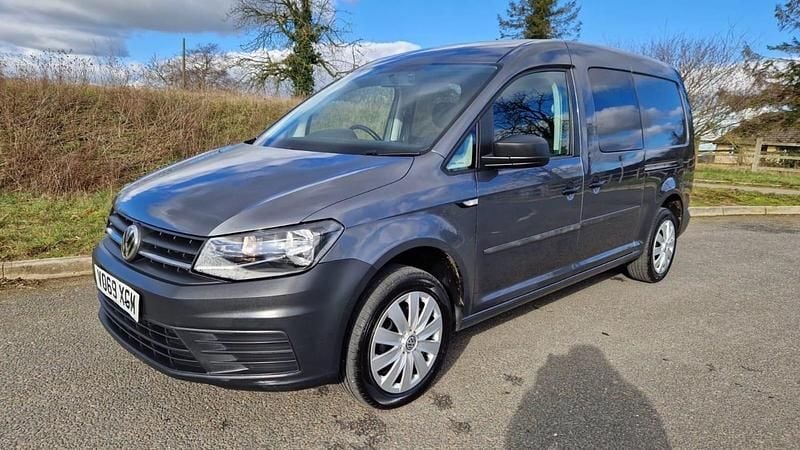 Used VW Caddy Maxi S 102 HP (75 kW) 2019 Grey MPV