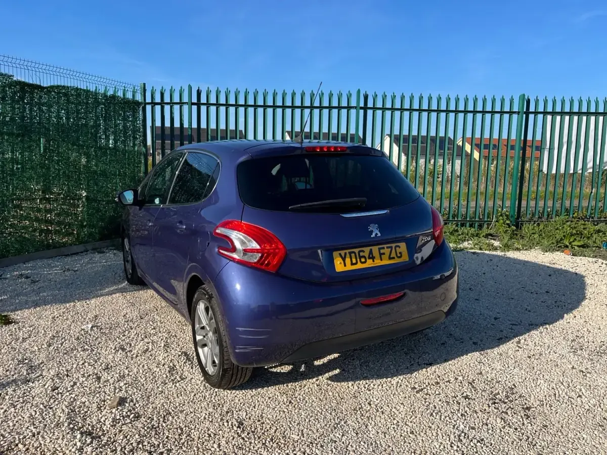 Usado Peugeot 208 Allure 2014 Azul Citadino