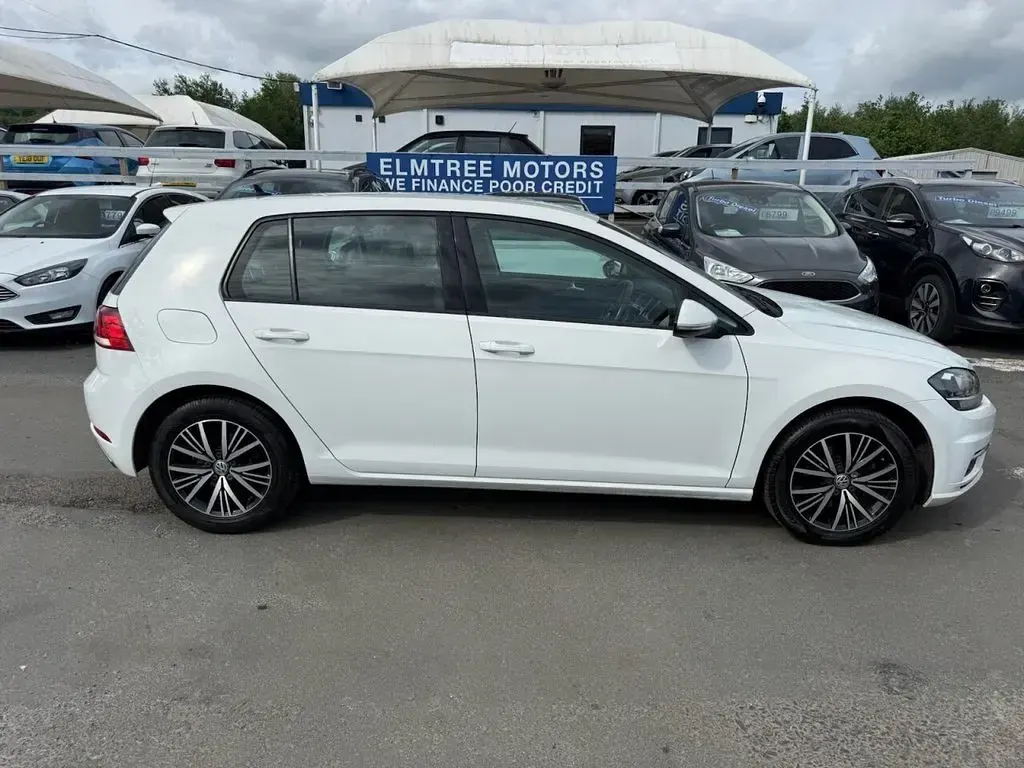 Used VW Golf VII Edition 125 HP (91 kW) 2018 White Hatchback
