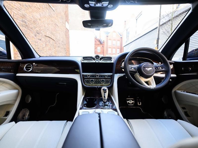 Used Bentley Bentayga 542 HP (398 kW) 2024 Blue SUV