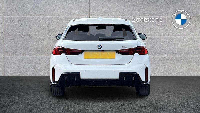 Second-hand BMW 120 M Sport 168 CP (123 kW) 2025 Alb Hatchback