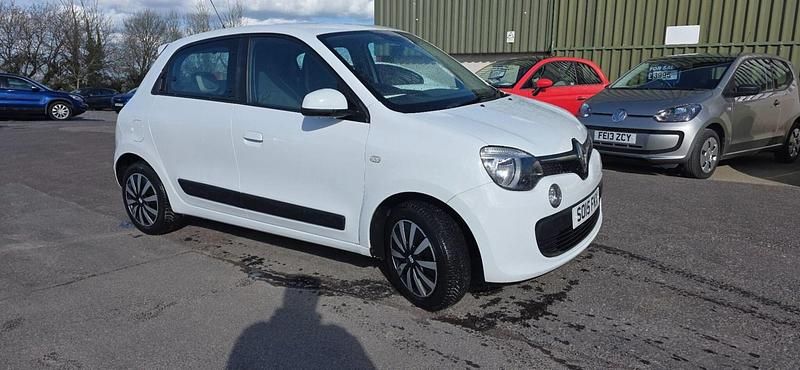 Used Renault Twingo Play 70 HP (51 kW) 2015 White Hatchback