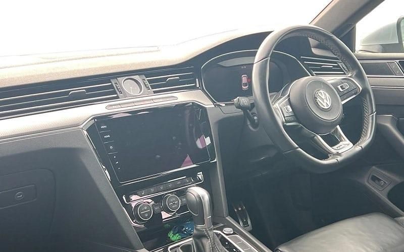 Begagnad VW Arteon R-line 190 HK (139 kW) 2018 Silver Halvkombi