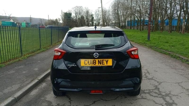 Usado Nissan Micra Acenta Limited Edition 71 HP (52 kW) 2018 Preto Citadino