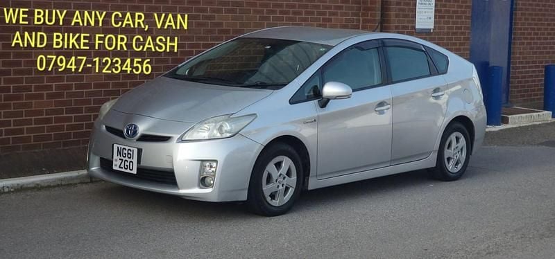 Used Toyota Prius 2022 Silver Hatchback