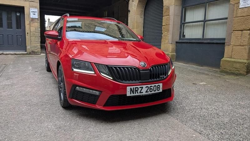 Used Skoda Octavia vRS 184 HP (135 kW) 2017 Red Estate