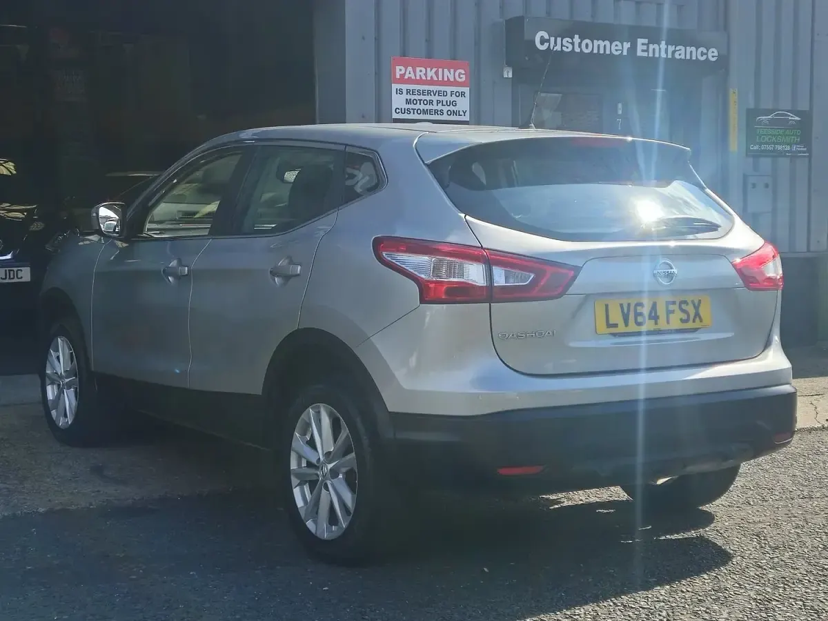 Used Nissan Qashqai Acenta 116 HP (85 kW) 2014 Silver SUV