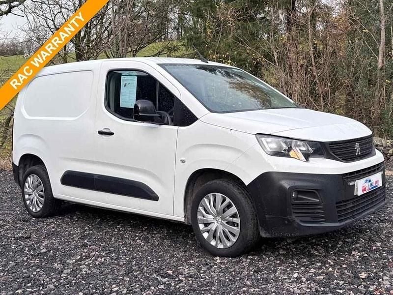 White Used 2022 Peugeot Partner Premium Van | £9,995 (Fair price) - Image 1/4
