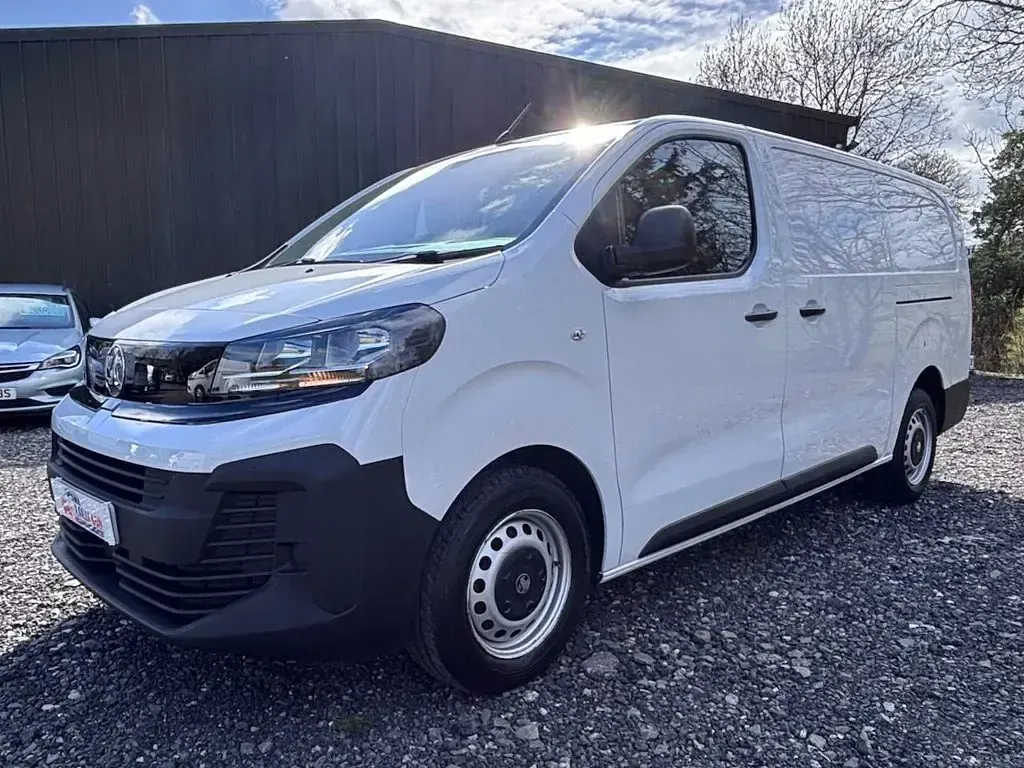 Used Vauxhall Vivaro 145 HP (106 kW) 2024 White MPV