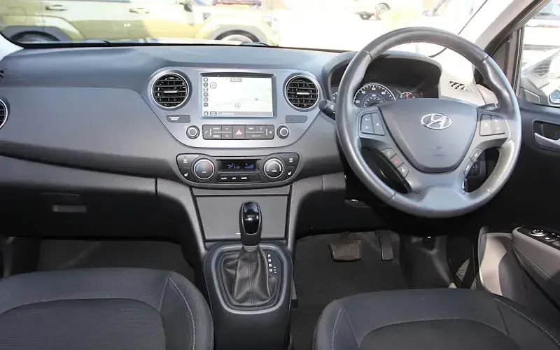 Used Hyundai i10 Premium SE 88 HP (64 kW) 2017 Blue Hatchback