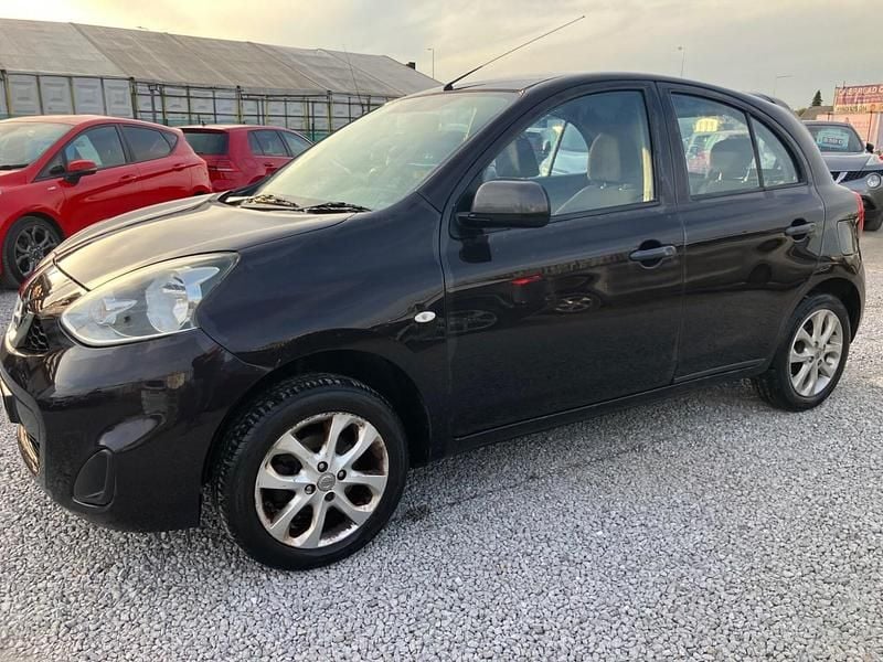 Begagnad Nissan Micra 2015 Svart Halvkombi