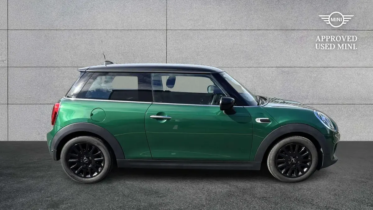 Used Mini Cooper Classic 134 HP (98 kW) 2020 Green Hatchback