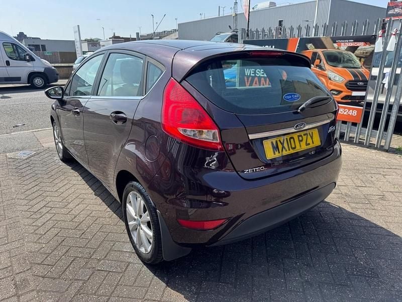 Used Ford Fiesta Zetec 96 HP (70 kW) 2010 Red Hatchback