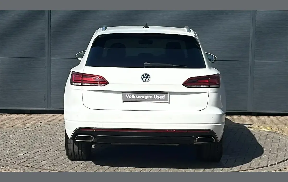 Used VW Touareg R-line 281 HP (206 kW) 2019 White SUV